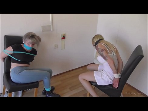 ❤️ Avhengig / bundet opp og kneblet / jente i nød Russisk porno hos oss
