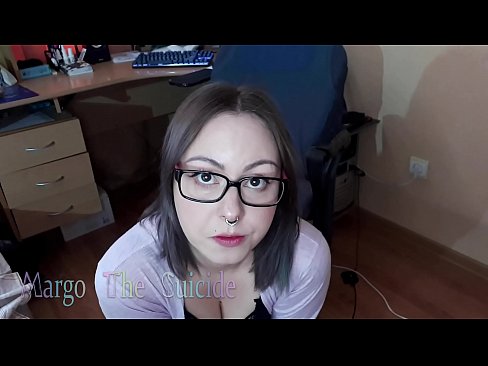 ❤️ Sexy jente med briller suger dildo dypt på kamera Russisk porno hos oss